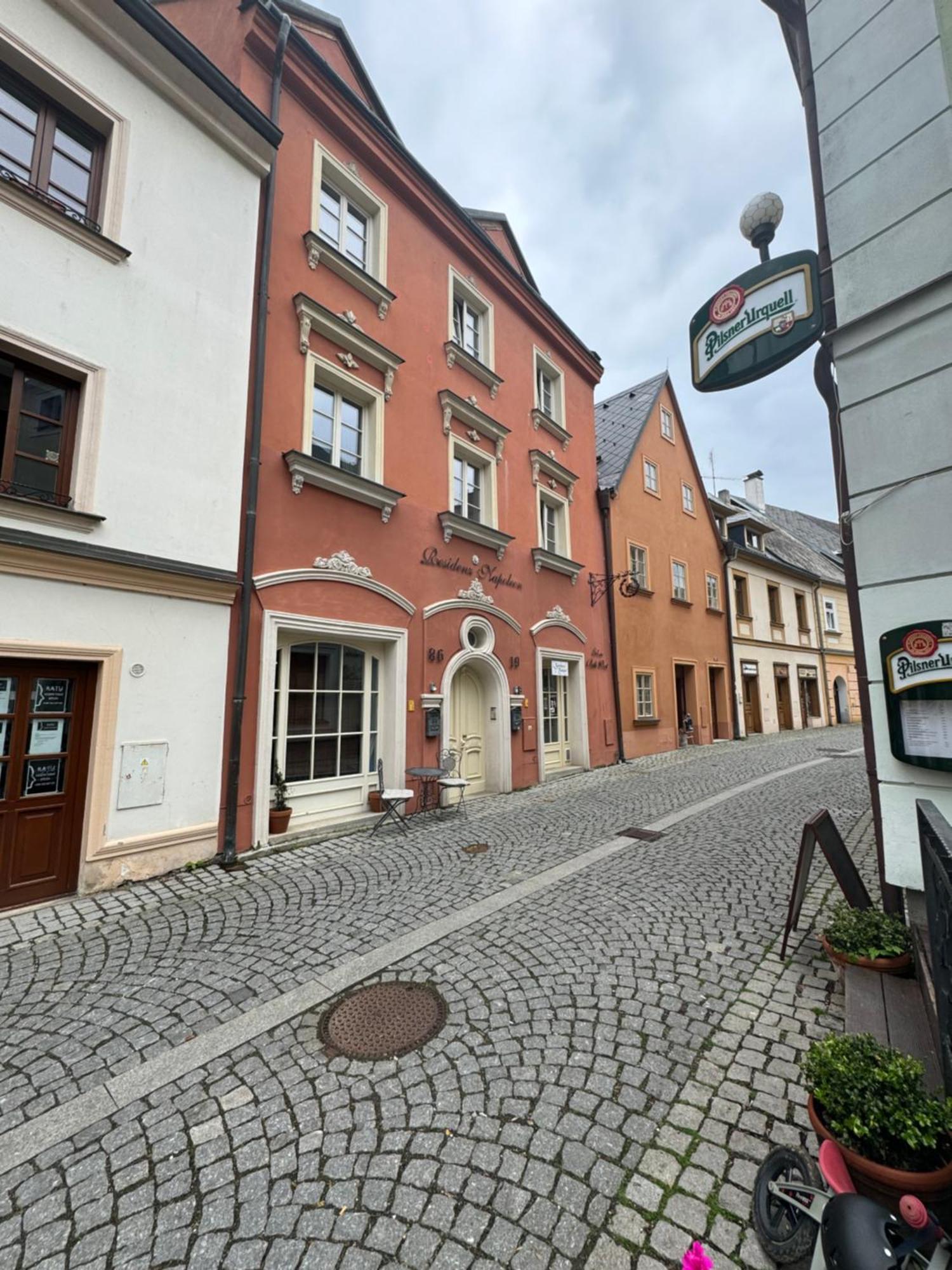 Rezidence Napoleon Apartment Локет Екстериор снимка